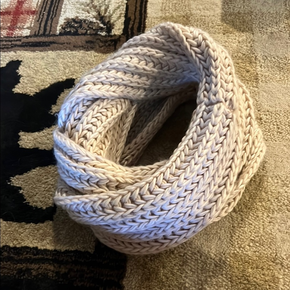 Chunky Knit Infinity Scarf